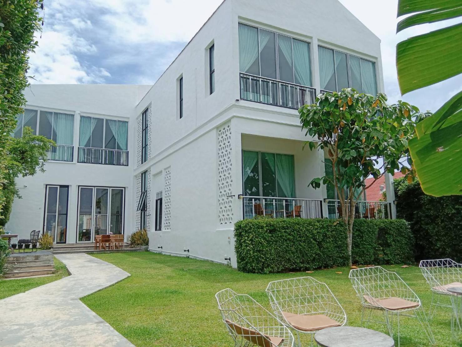White Wall Riverfront Hotel Kamphaeng Phet Exterior foto